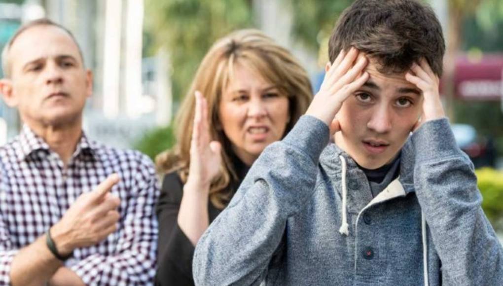 Errores que debes evitar en la educación de tu hijo adolescente