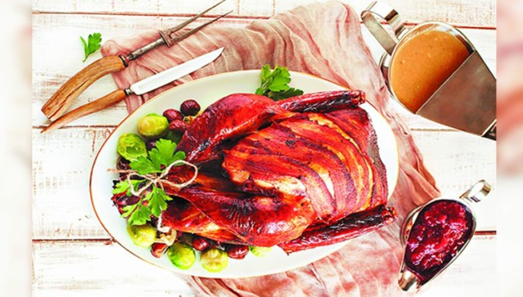 Rica receta de pavo al horno envuelto en tocino