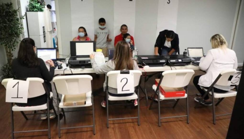 Habilitan 14 consulados móviles para atender a hondureños en EEUU