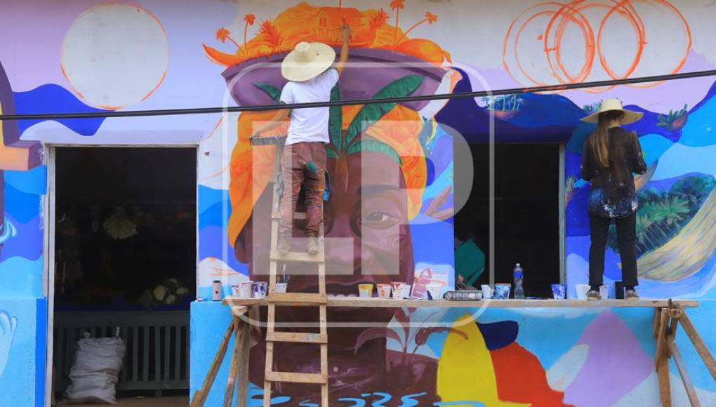 Artistas de todo el mundo plasman su arte en muros de la Arada, Santa Bárbara