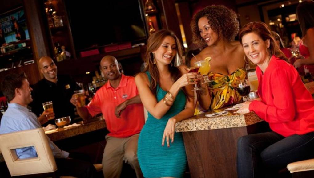 Le gusta exhibir a su mujer