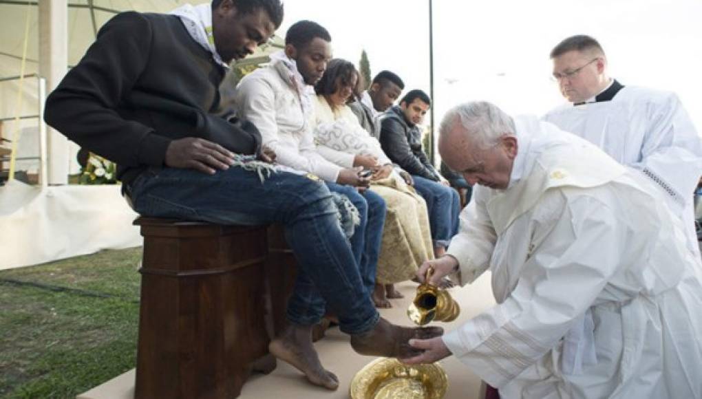 Papa renuncia al lavado de pies del Jueves Santo