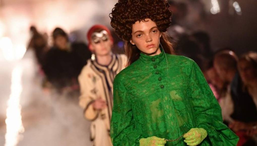 Gucci, en clave espectacular en su desfile en necrópolis romana