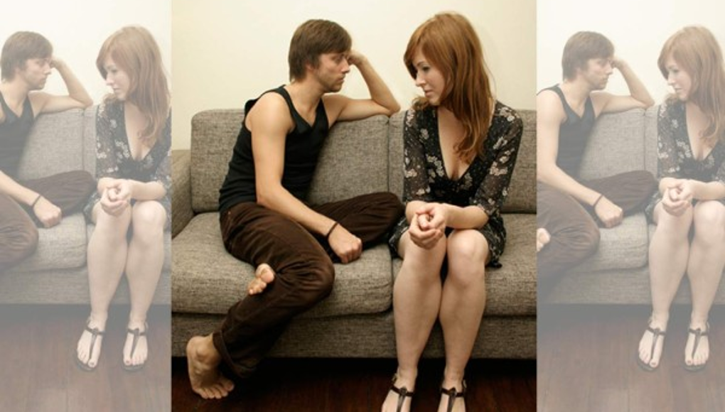 Sigue con su mujer solo por su dinero