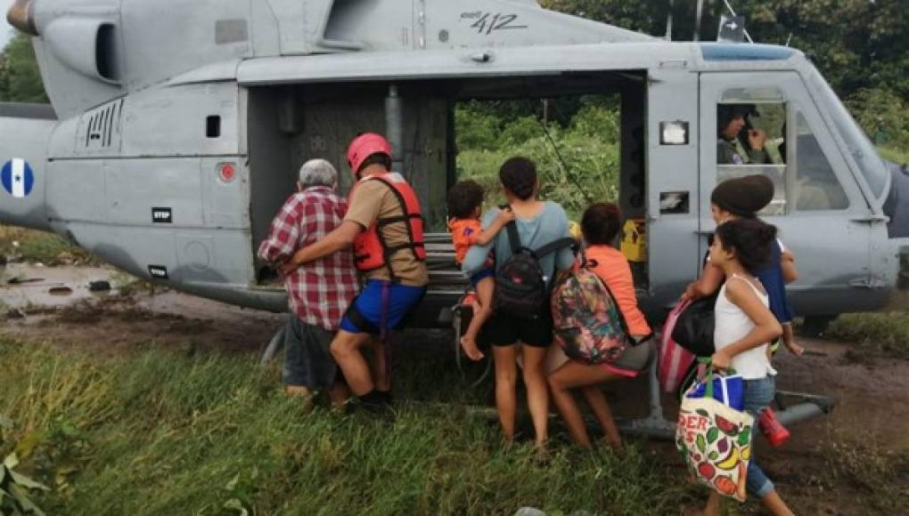 Más de 16,000 personas han sido rescatadas en el Valle de Sula