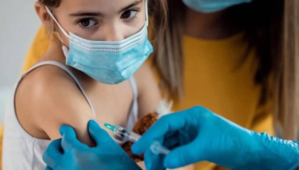 En octubre iniciarán vacunación anticovid de adolescentes mayores de 12 años