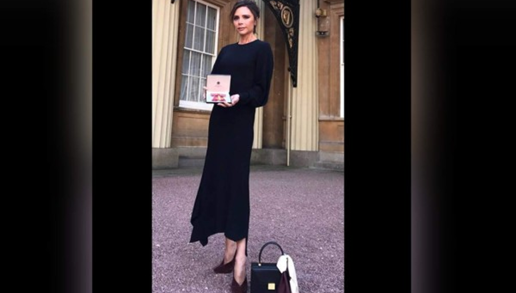 Victoria Beckham recibe condecoración