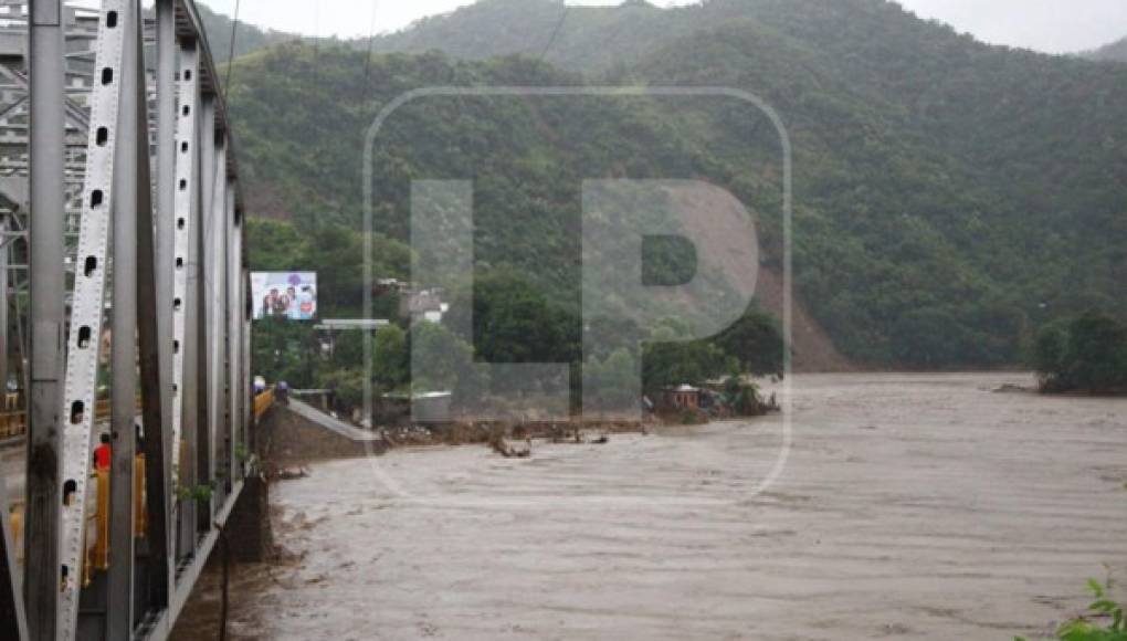 Esta tarde se espera otra crecida de los ríos Chamelecón y Ulúa tras paso de Iota