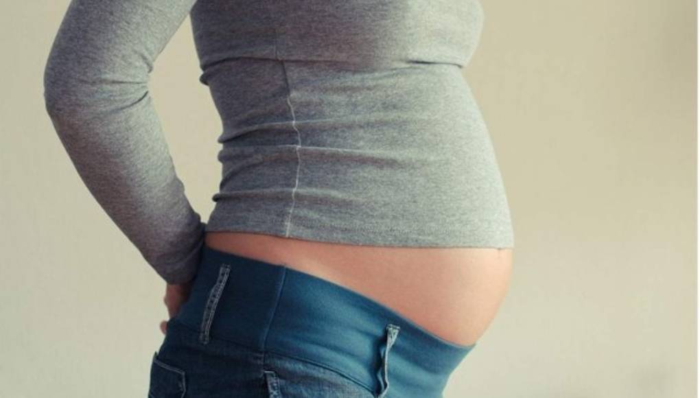 Novio embaraza a la mejor amiga