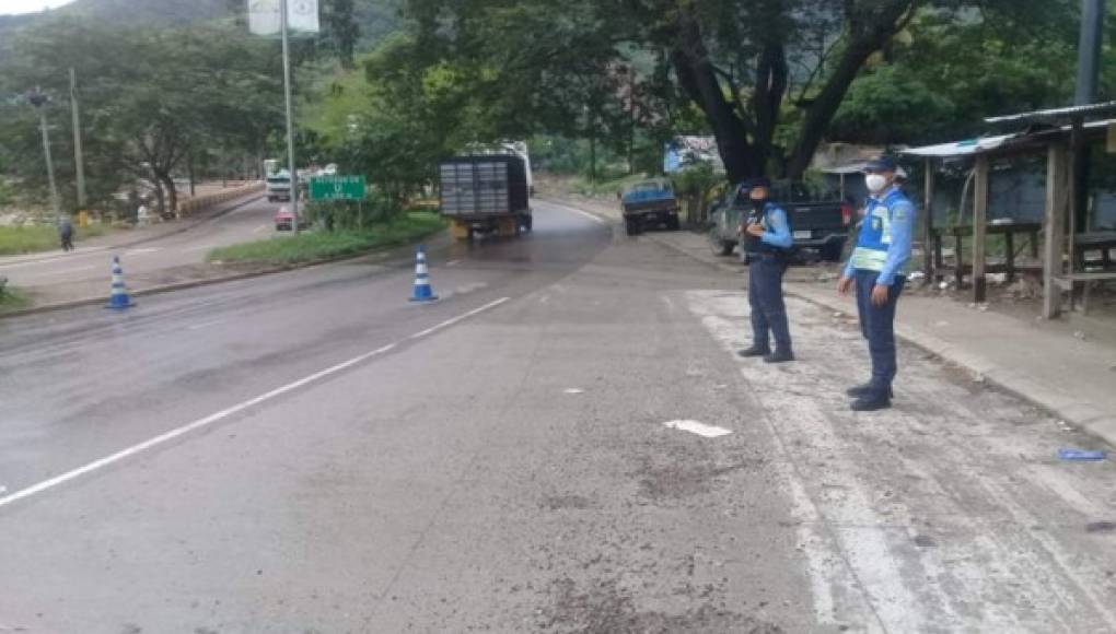 Habilitan varias carreteras que resultaron afectadas por Iota en Honduras