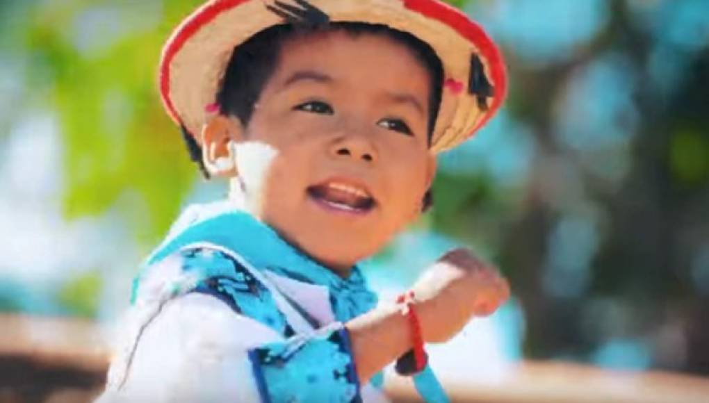 La desgarradora historia de Yuawi, el niño que canta 'movimiento naranja'