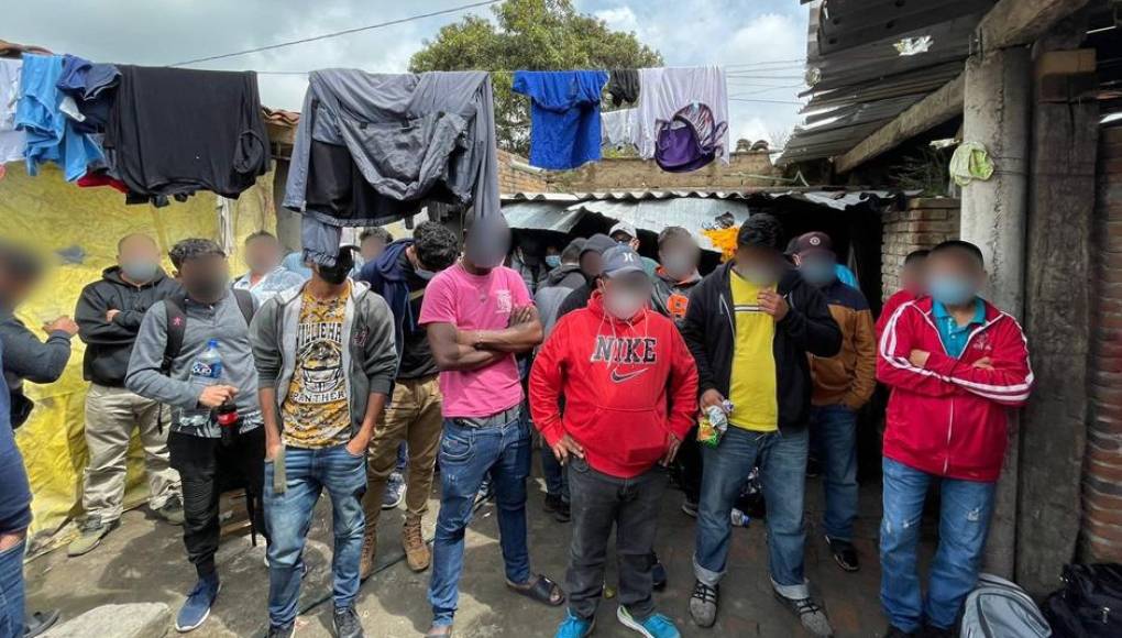 Rescatan a 133 migrantes hondureños en una casa en México