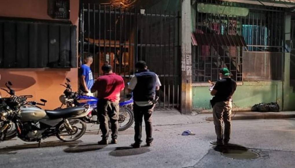 Asesinan a cuatro hombres mientras conversaban en Tegucigalpa