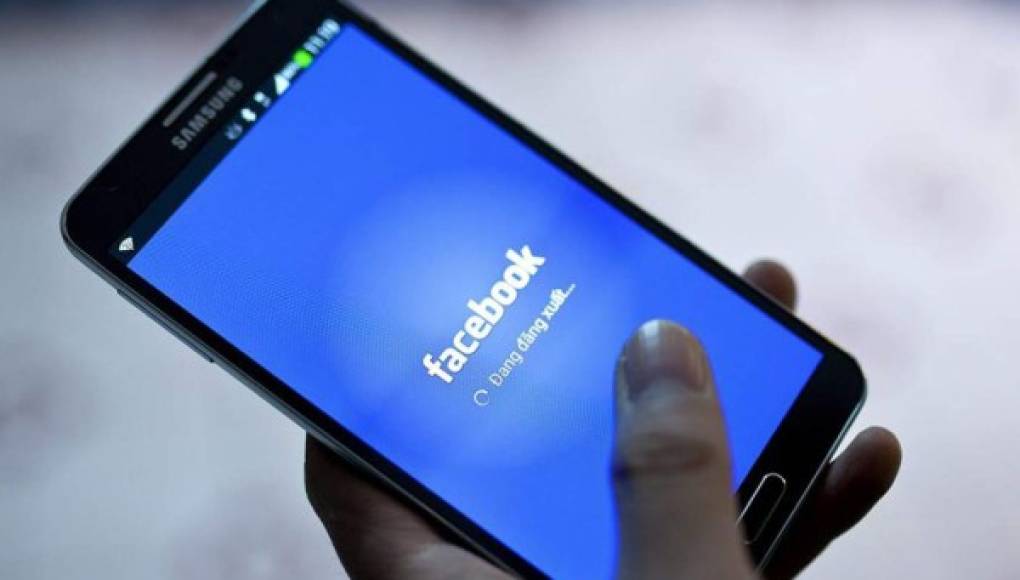 Facebook alertará a sus usuarios de las 'fake news' sobre el coronavirus