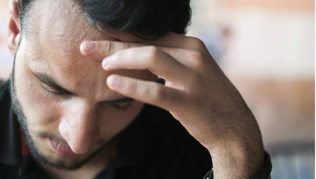 Triste y decaído porque esposa lo abandonó