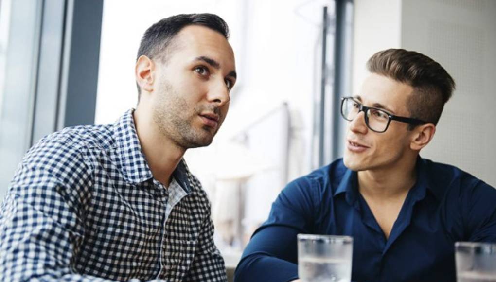 Amigo de su novio es mala influencia