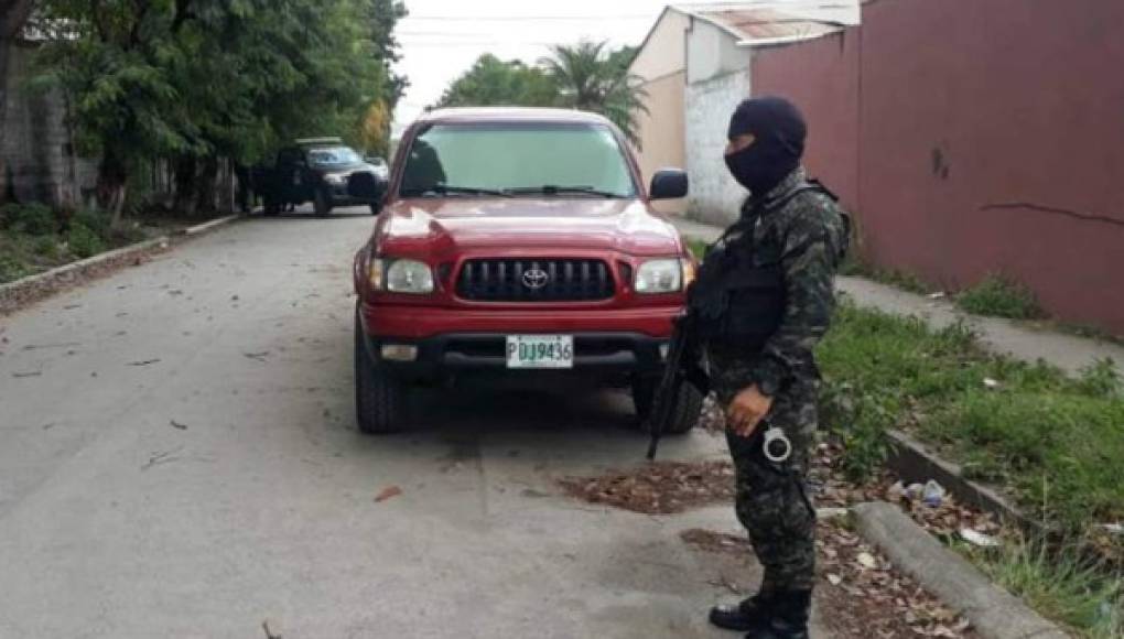 Inspeccionan vehículos de narcotraficante Nery Orlando López