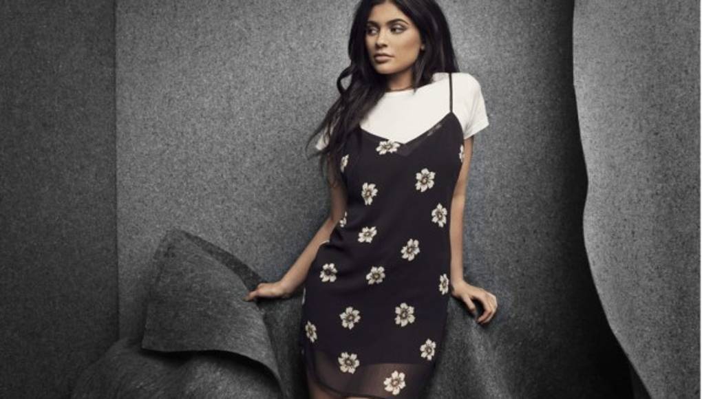 El vestido camisón vuelve a usarse con camiseta