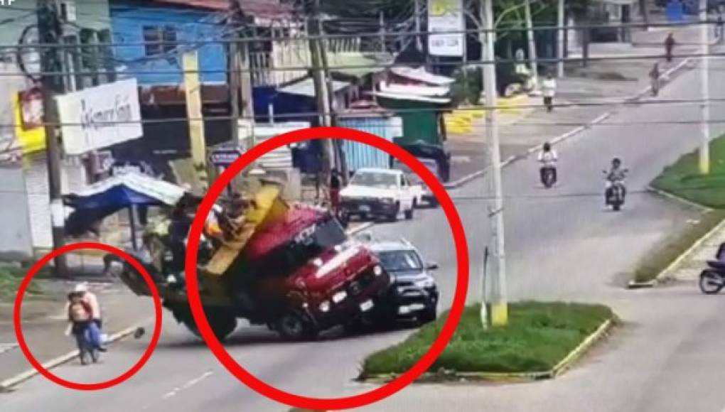 Video: Exceso de velocidad provoca accidente de volqueta que deja un muerto en Choluteca