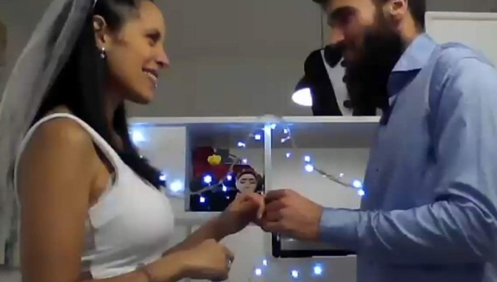 ¿Y si nos casamos por videollamada?