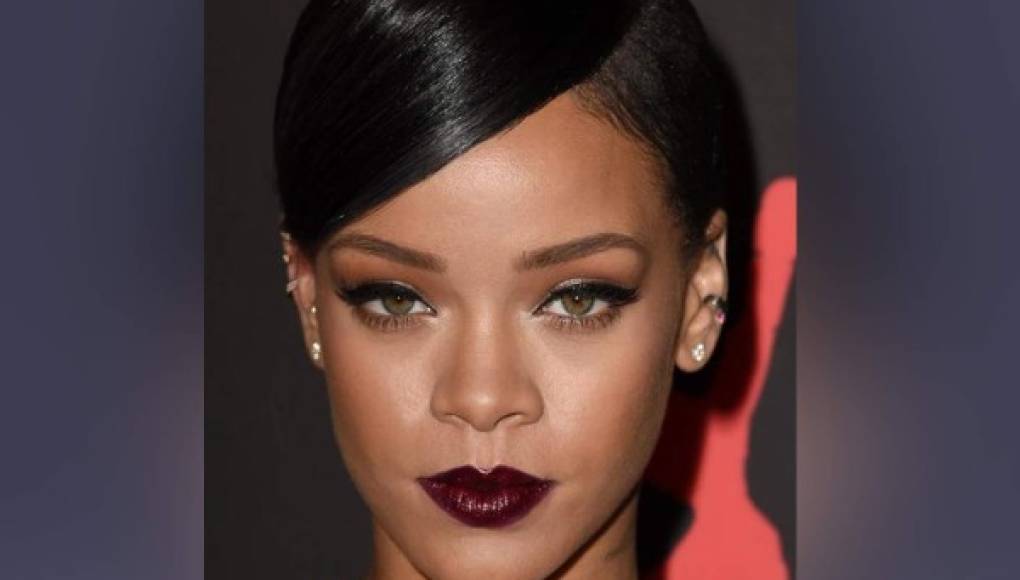 Copia el maquillaje de Rihanna