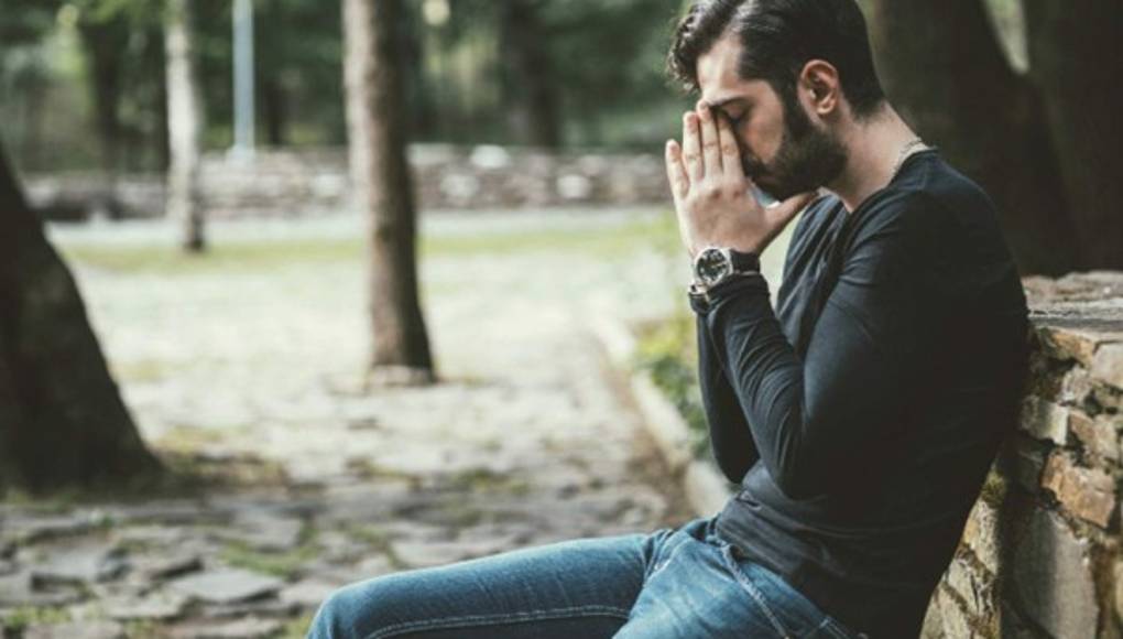 Sus padres no saben que es homosexual  