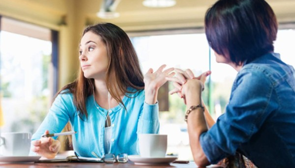 Ya no soporta a su hijastra, la tiene harta