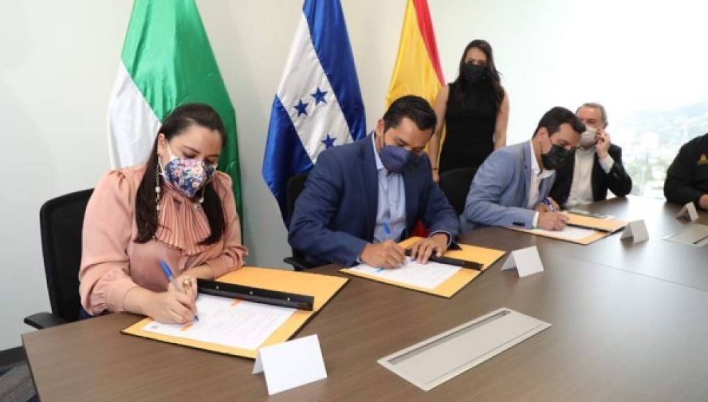 Honduras y España firman acuerdo para apoyar a Mipyme dedicadas al cacao y chocolate