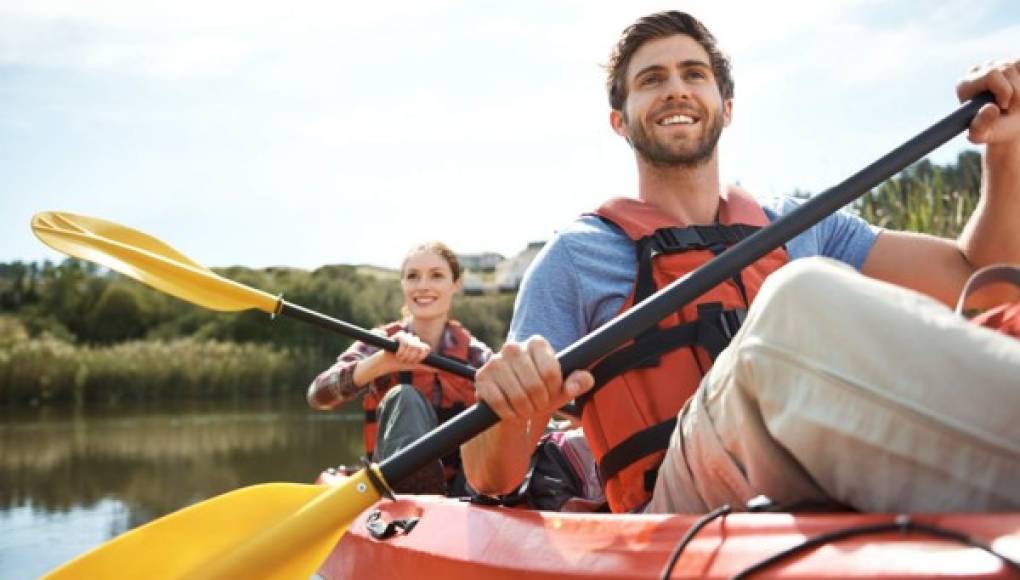 Viajar hace más feliz a las personas que casarse