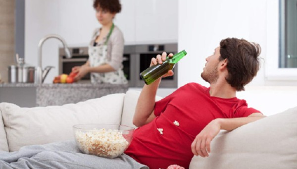 Le dan la mano y se toma la casa