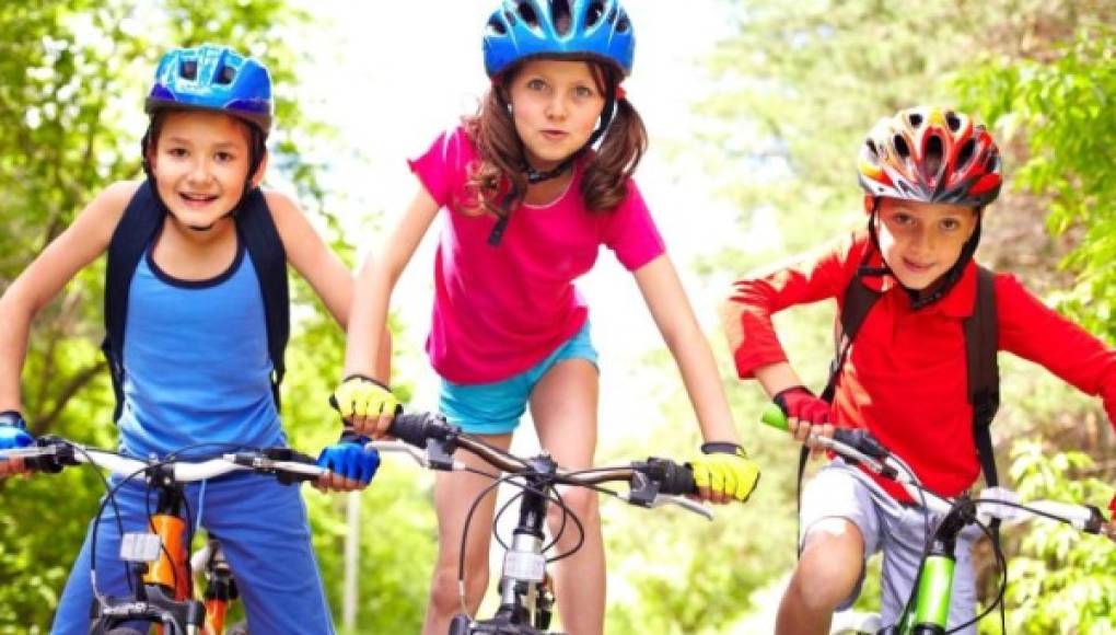 Niños que practican deportes son más sanos, felices y tienen mejor rendimiento académico