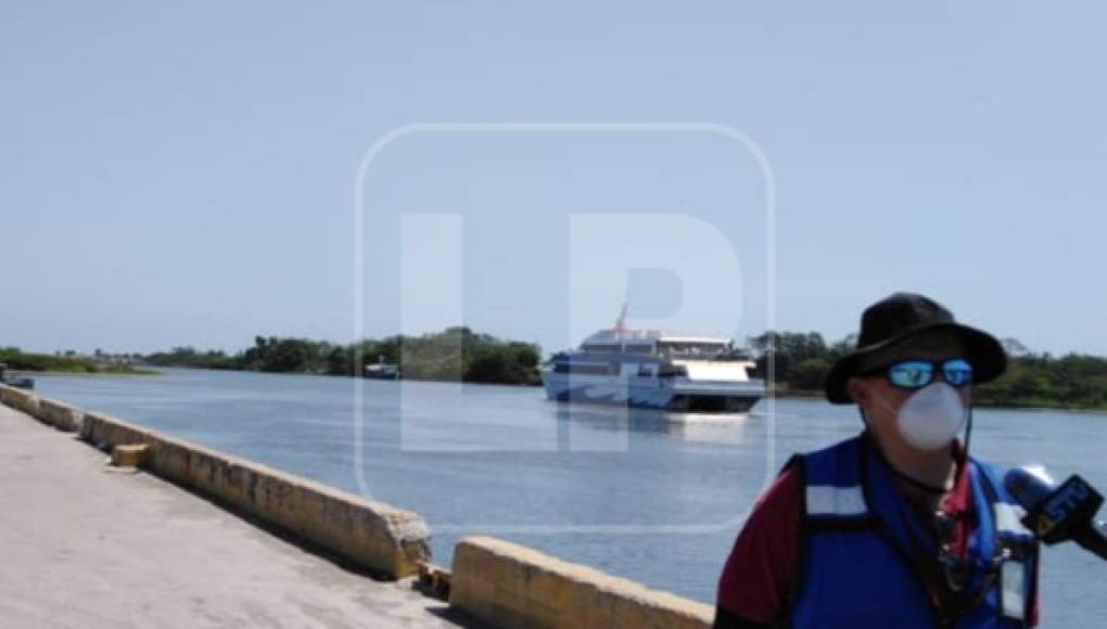 Marina Mercante de La Ceiba impide desembarque de ferry proveniente de Roatán