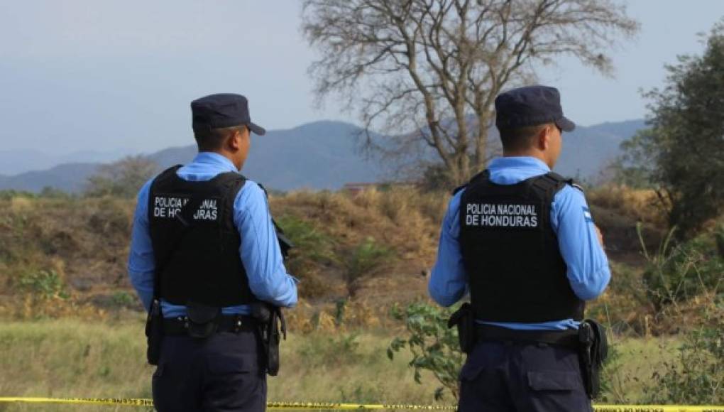 Encuentran el cadáver de una mujer en un solar baldío de Tegucigalpa
