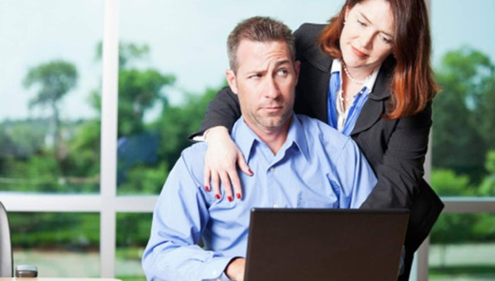 Ya no soporta el acoso de compañera