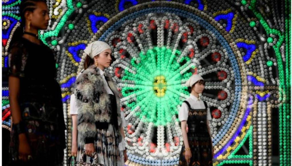Luces y catarsis en el primer desfile de Dior posepidemia en Italia