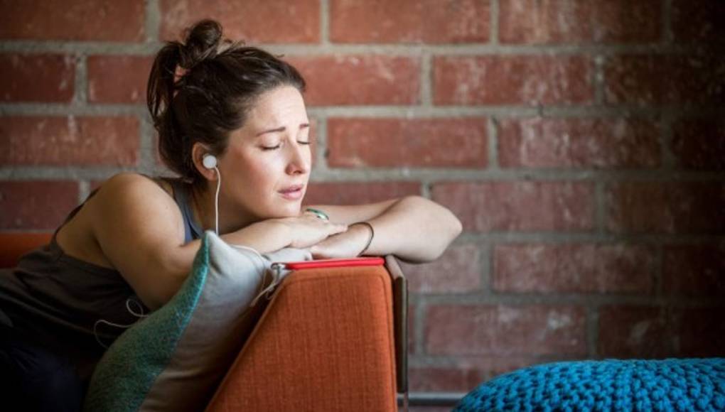 ¿Por qué escuchamos música triste después de una ruptura?