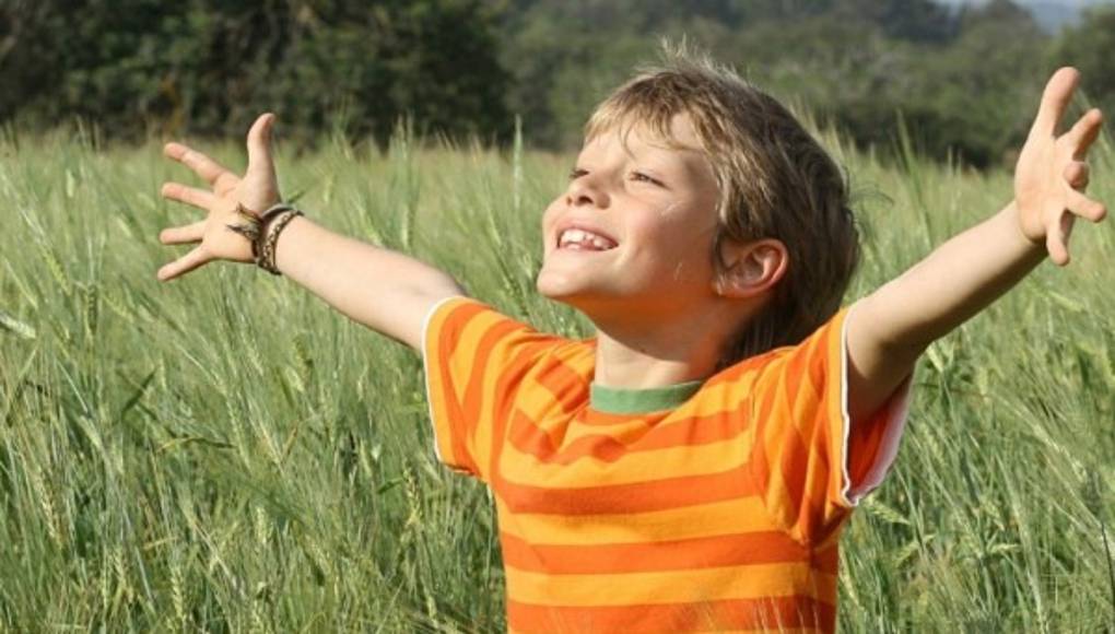 Estudio asegura que los niños son más felices y sanos cuando pasan tiempo en la naturaleza