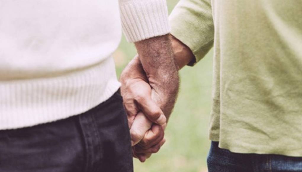 Le quita el novio a la hermana