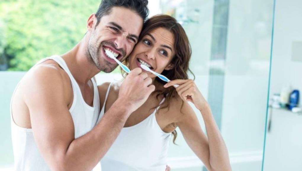 Una mala higiene bucal puede afectar su vida sexual