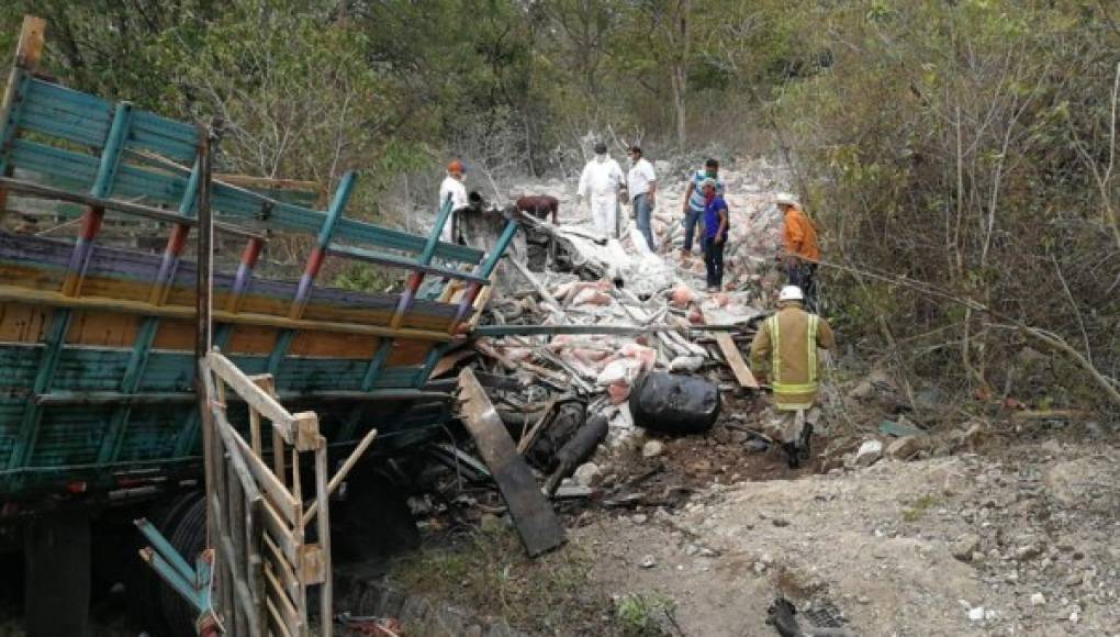 Dos hombres muertos en accidente en carretera entre Santa Rosa de Copán y Gracias