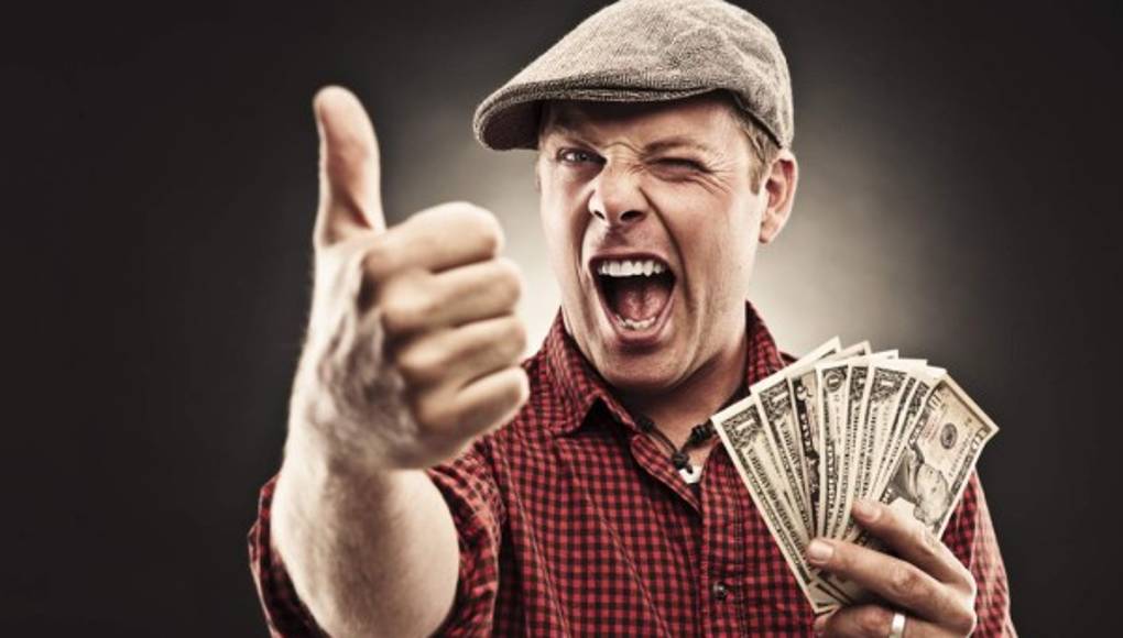 Disfruta pagar por sexo y no se protege