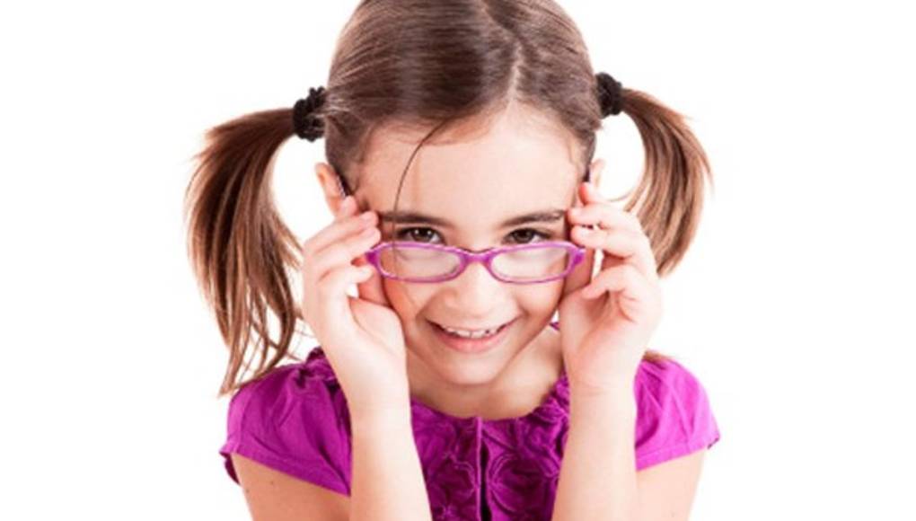 Cuida la vista de tus hijos, elige bien sus lentes