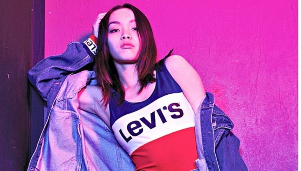‘Looks’ relajados y colaboración de lujo en propuesta de Levi’s