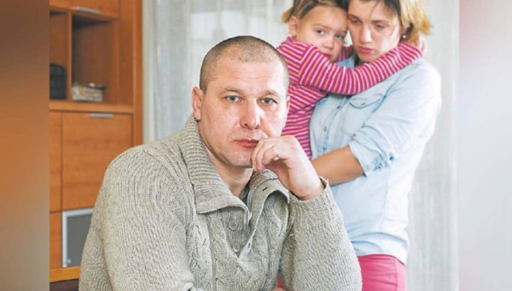 Sigue con su esposo solo por los hijos