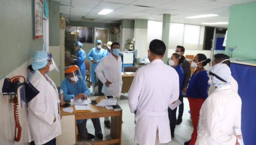 Buscarán mejorar sistema de atención de COVID-19 en hospital de Puerto Cortés