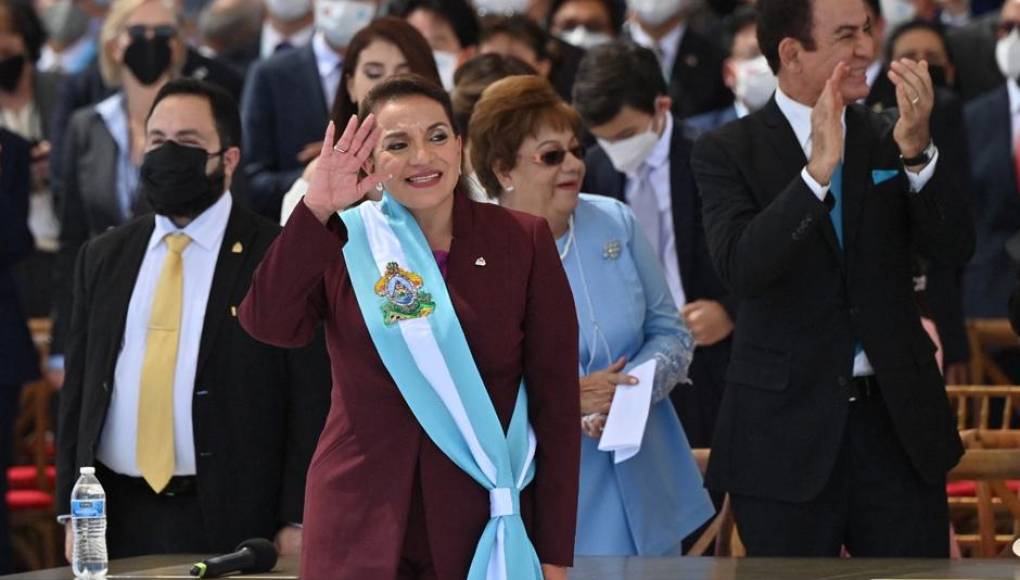 Xiomara Castro asume como presidenta de Honduras