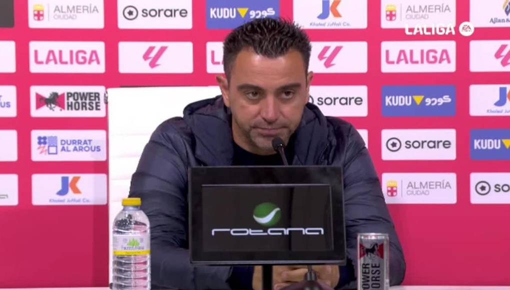 Tras la victoria ante Almería, Xavi Hernández ha negado el rumor acerca de su adiós: “A mí no me han dicho nada. La relación no cambia. Vivimos todo con normalidad. Dije lo que pienso, que es real. Luchamos por todos los títulos y tengo ambición e ilusión, pero la situación no es fácil. Eso no cambia nuestra realidad. Estoy totalmente seguro de que seré el entrenador la próxima temporada”.