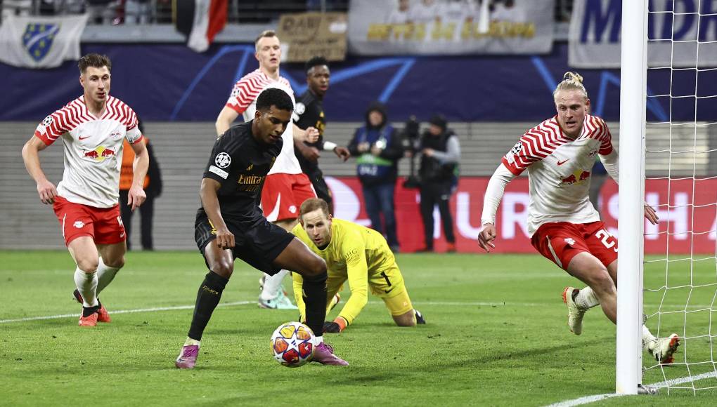 Los rivales en los octavos de final se determinarán con una ronda de playoffs donde se van a enfrentar los 16 equipos que terminen entre el puesto 9 y el 24 en la tabla de posiciones.