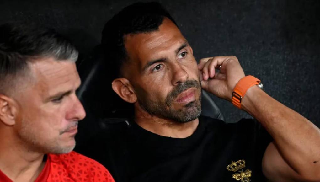 Luego de su internación, pasadas las 11 de la mañana de este miércoles, el técnico del Rojo se marchó rumbo a su domicilio en una camioneta negra. Anoche, el Apache quedó en observación en el sanatorio por precaución. Luego de que los informes médicos no mostraran ninguna complicación coronaria, Carlitos recibió el alta y tendrá un día de descanso antes de reincorporarse a sus tareas habituales en Independiente.