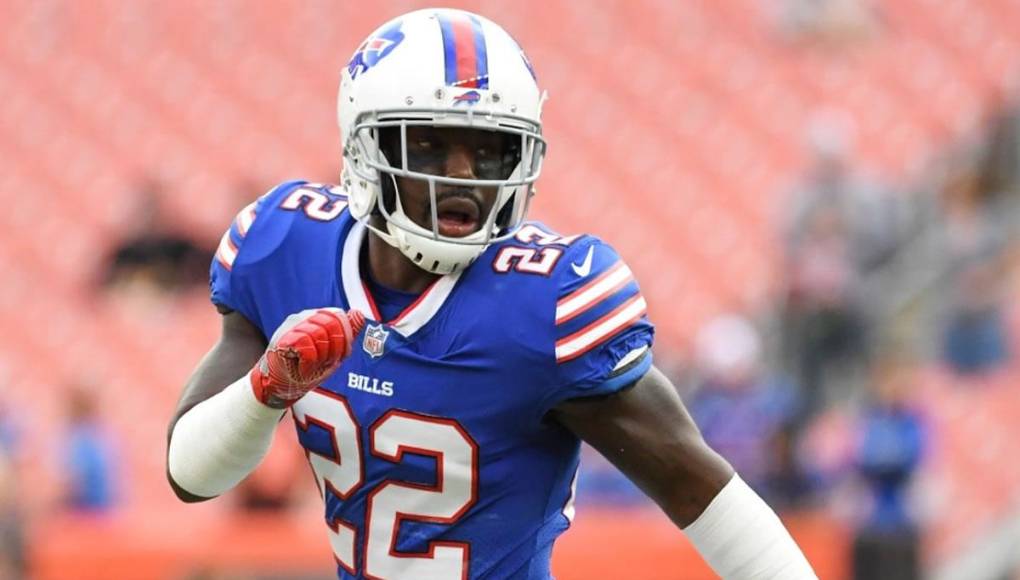 Vontae Davis es un ex jugador profesional de fútbol americano. Jugó como esquinero en la National Football League (NFL). 